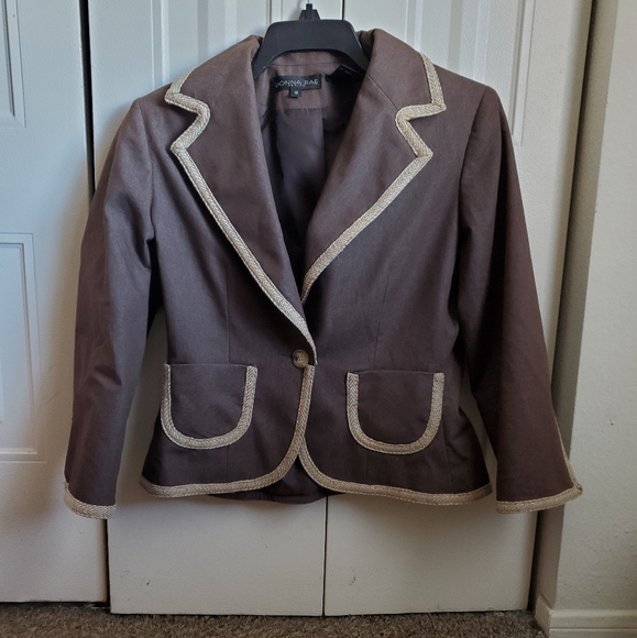 Donna Rae - Picture 2 of 3